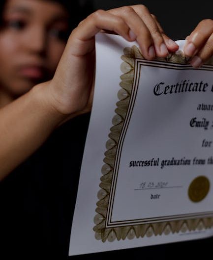 Купите диплом с внесением в реестр России быстро